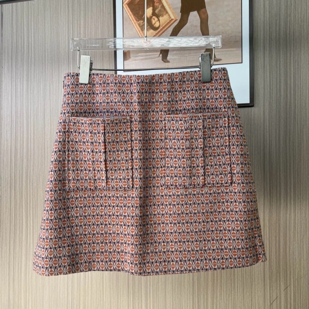 021品牌撤柜女装曼家时尚设计款休闲短裙