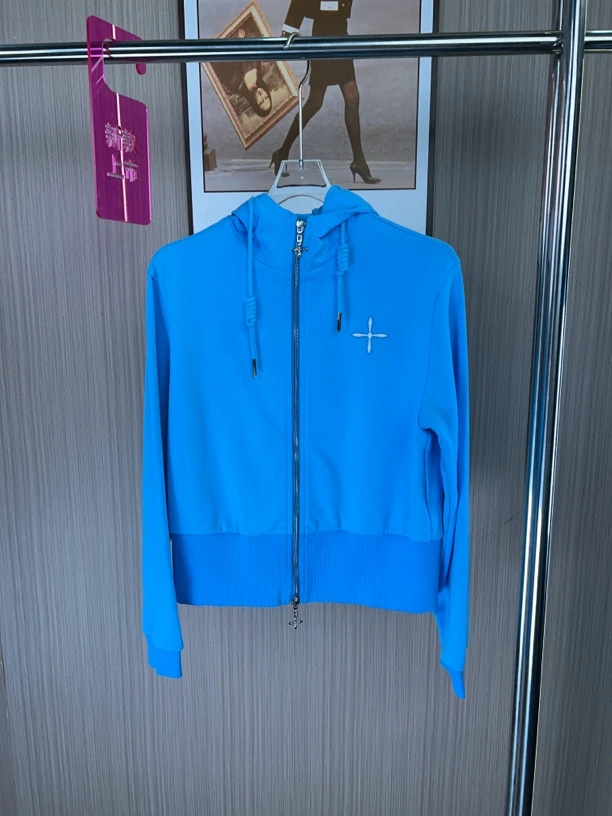 2380品牌撤柜女装剪标时尚设计款连帽外套