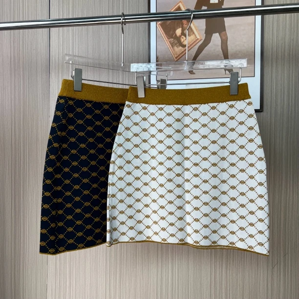 208品牌撤柜女装曼家时尚设计款小香风短裙