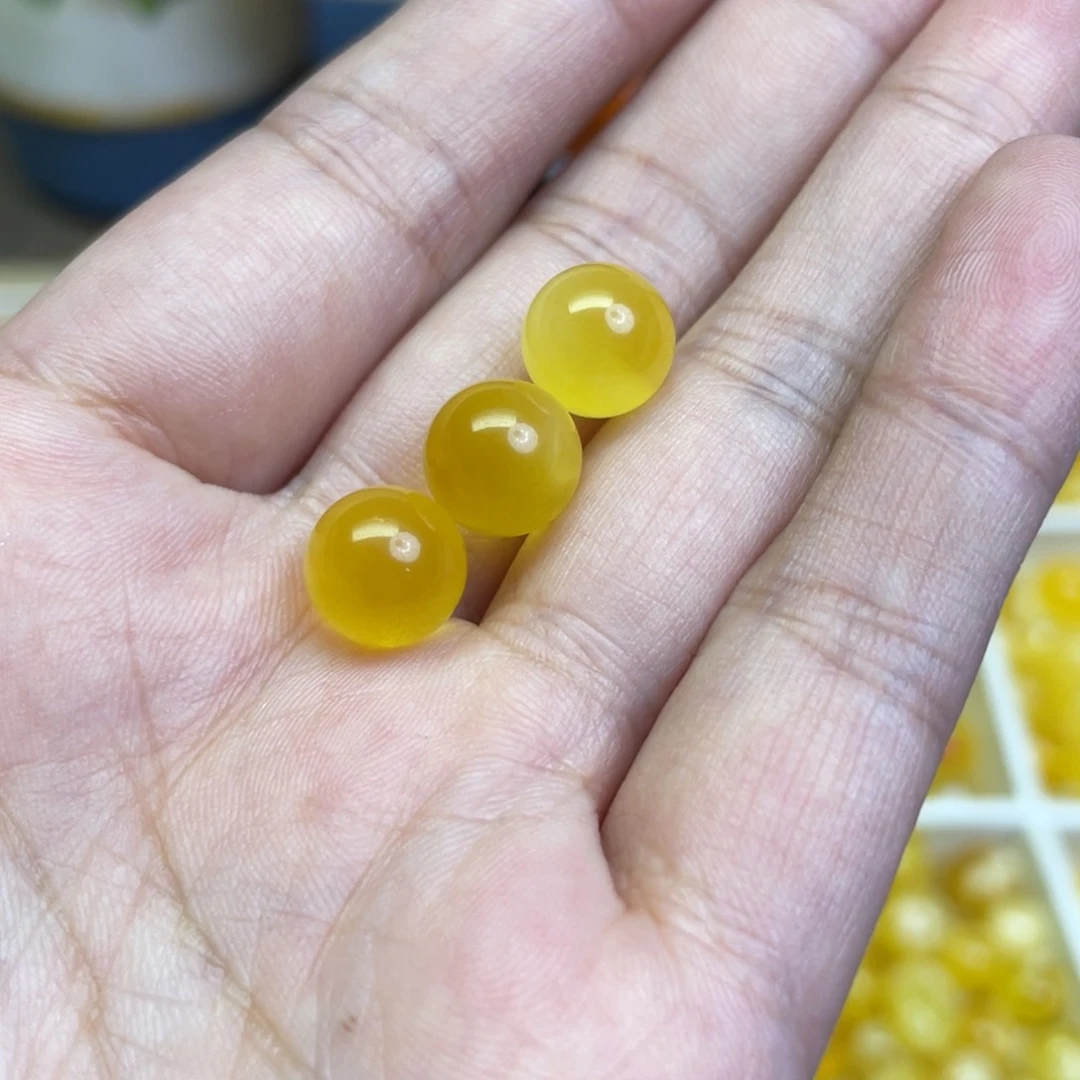 琥珀裸石未镶嵌成品