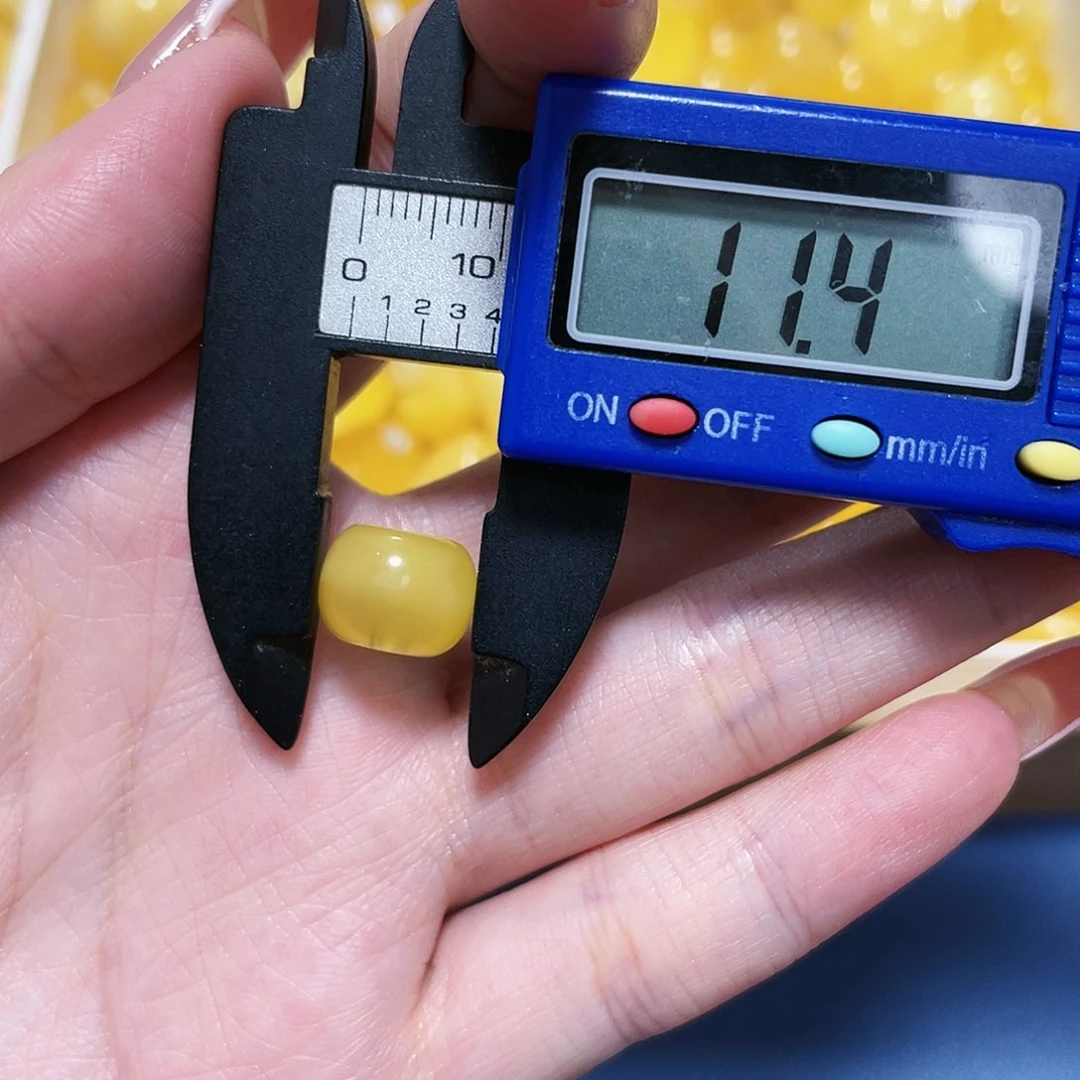 琥珀裸石未镶嵌成品