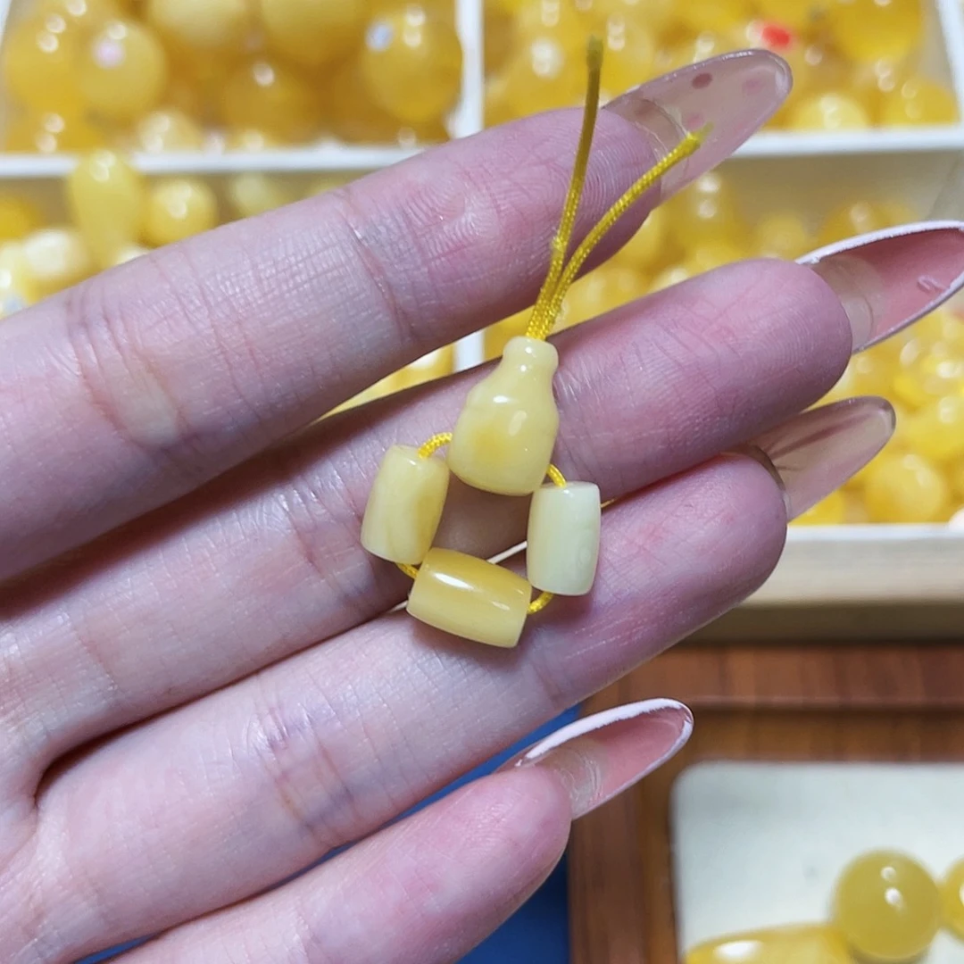 蜜蜡裸石未镶嵌成品
