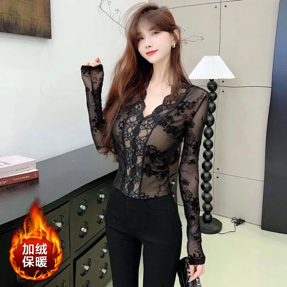 辣妹性感V领打底蕾丝衫女秋冬新款设计感修身显瘦内搭长袖上衣潮