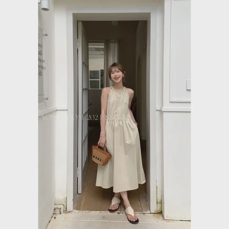 YOMI小个子定制【心动恋歌】优雅气质温柔感露肩设计感挂脖连衣裙
