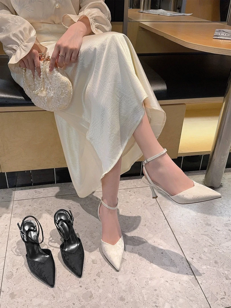 2009-3 国风新中式细跟刺绣时装气质仙女风包头凉鞋