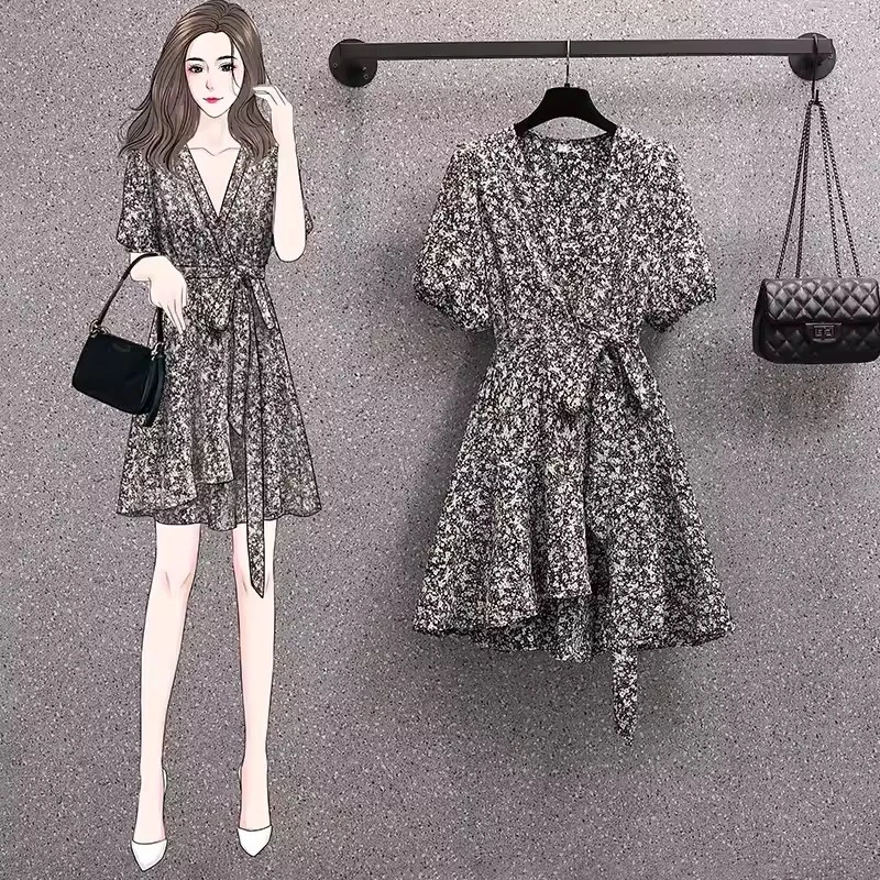 一片式高级感碎花连衣裙女夏季2025新款时尚系带收腰显瘦裙子