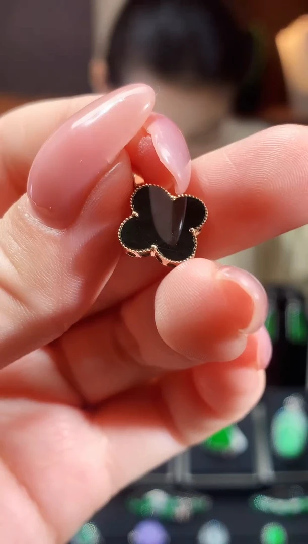 【闪购商品】翡翠吊坠(不含链)18K金镶嵌四叶草