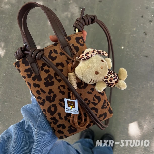 【童话琴谱包】豹纹磨砂皮带挂件手机包洋气复古百搭潮流韩版斜挎包