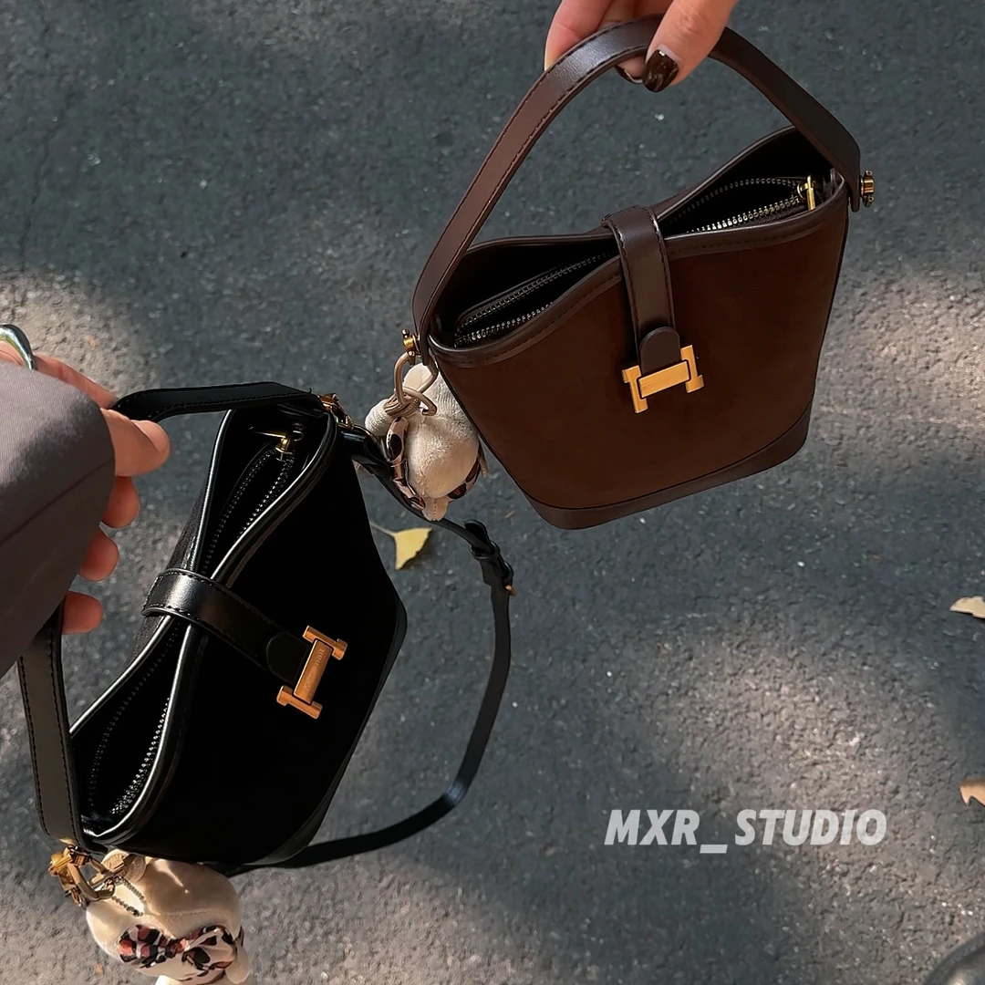 【陨石拿铁】手提水桶女式2024新款秋季轻奢小众高级感通勤斜挎包