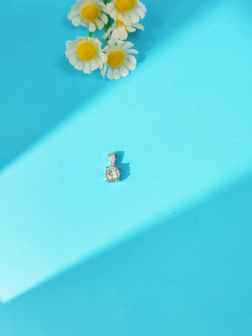 铂金PT950牛头款方形1克拉公主款吊坠