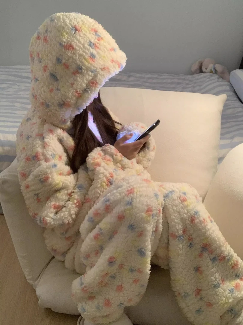 韩版连帽波点珊瑚绒睡衣女款冬季加绒加厚保暖毛绒家居服大码套装