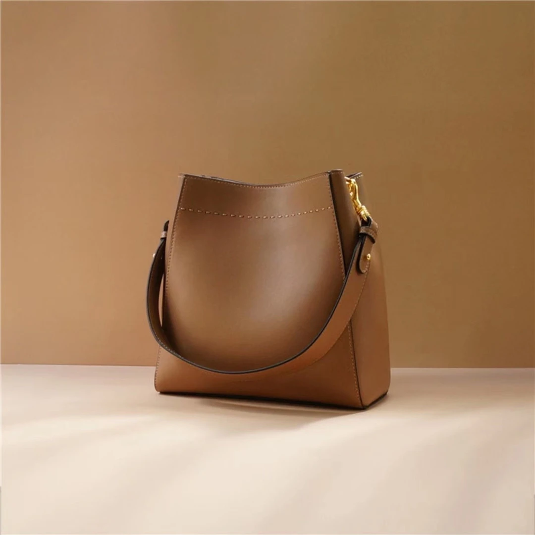 AIYI/艾一爆款高品质秋冬必备两根肩带单肩斜跨大容量托特包大包