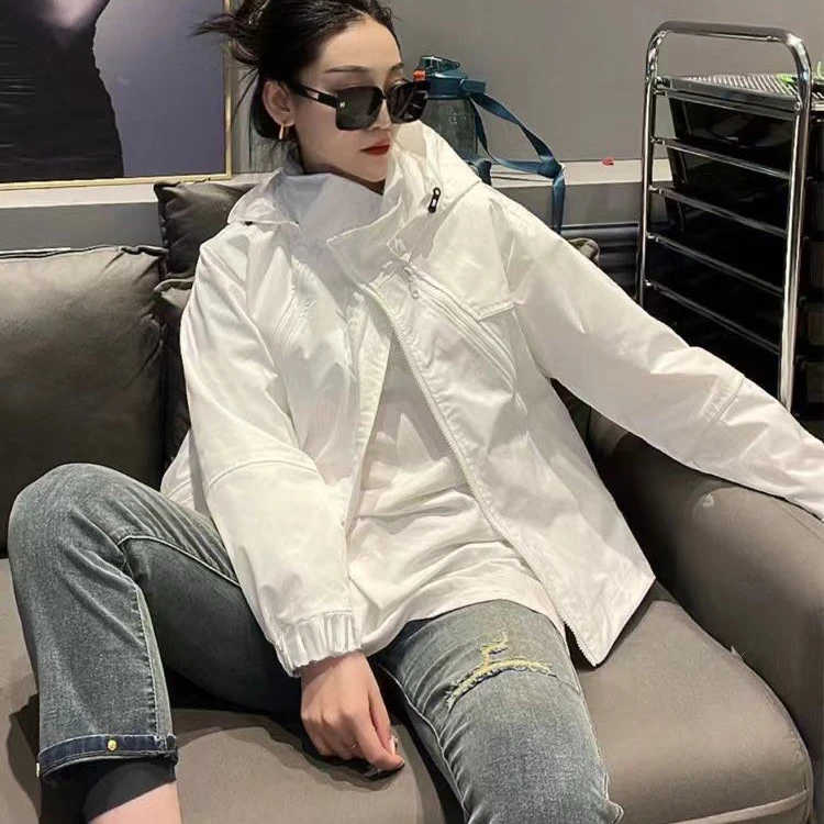 春秋新款冲锋衣三个拉链时尚设计感显瘦休闲夹克短款外套上衣