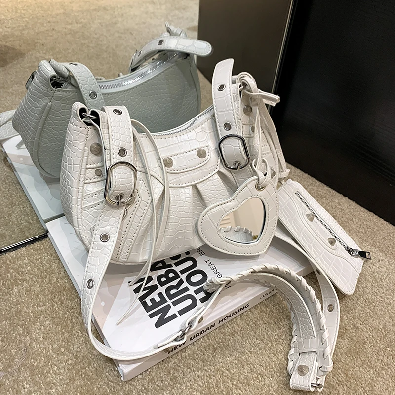 小众新款机车包辣妹腋下包女铆钉三合一月牙褶皱单肩欧美斜挎女包