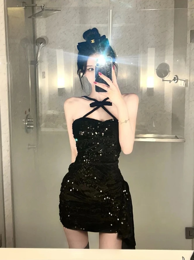 闪闪圣诞战裙 蝴蝶结性感辣妹连衣裙女年会聚会氛围显瘦亮片短裙