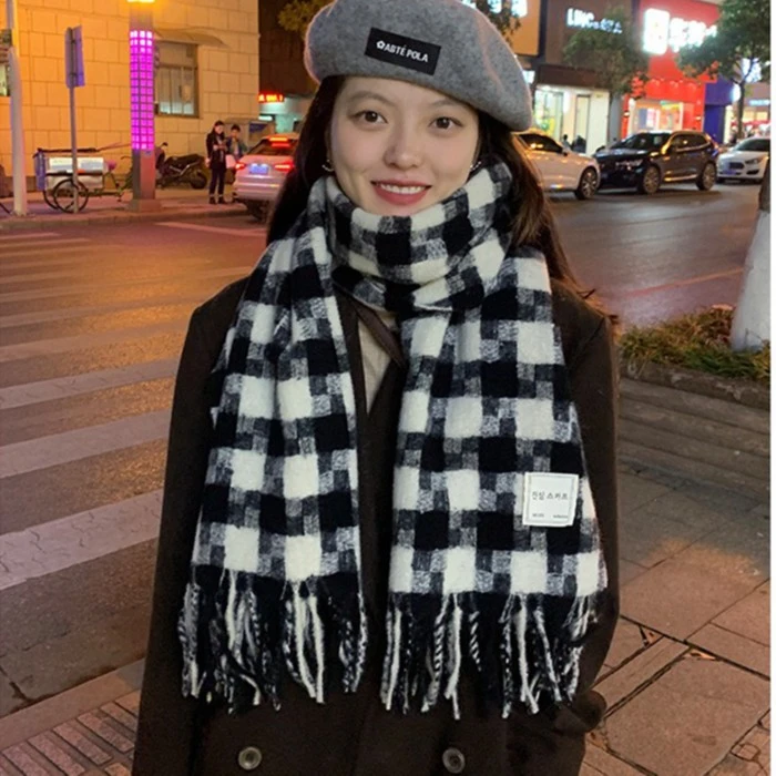 2022新款黑白大方格子加厚围巾女秋冬季韩版百搭流苏情侣围脖