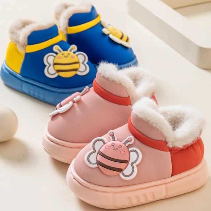雪地靴秋冬新款可爱卡通保暖家居棉鞋防滑软底加厚绒男女儿童棉鞋