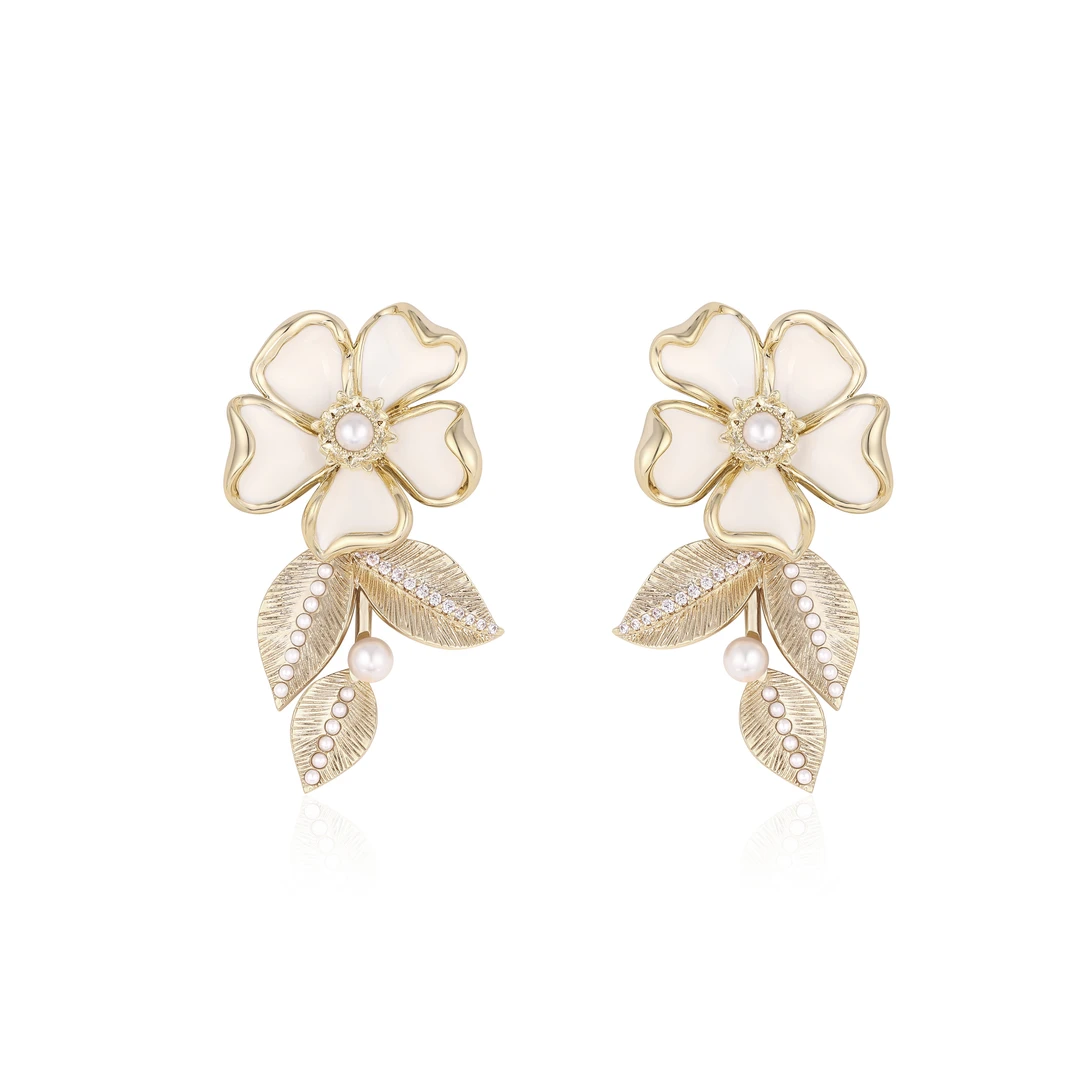 铜合金耳饰 【HevinStudio】原创繁花似锦白釉贝珠大号耳钉HE18617