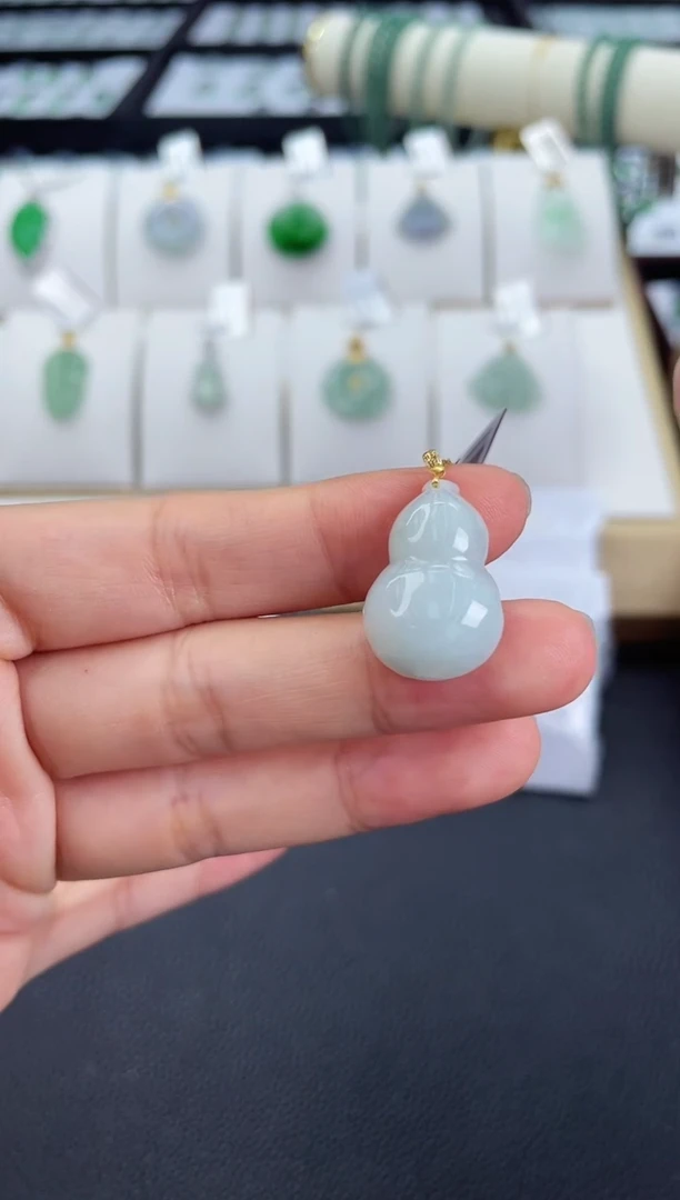 【闪购商品】翡翠挂件18K金镶嵌福豆多人@@CMT1748-1