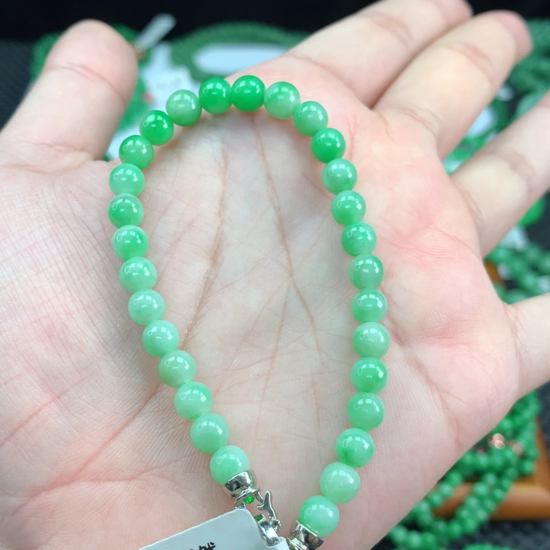 翡翠手链未镶嵌翡翠