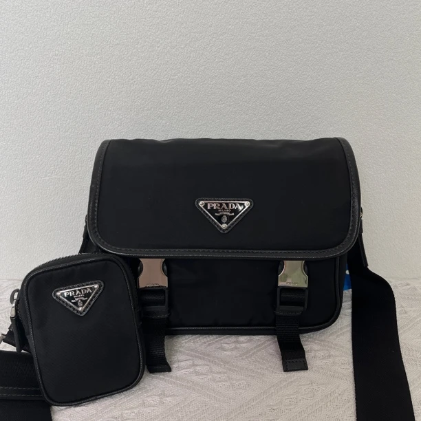 99新 Prada/普拉达 3287/黑色尼龙三合一邮差包/98新/公价18400