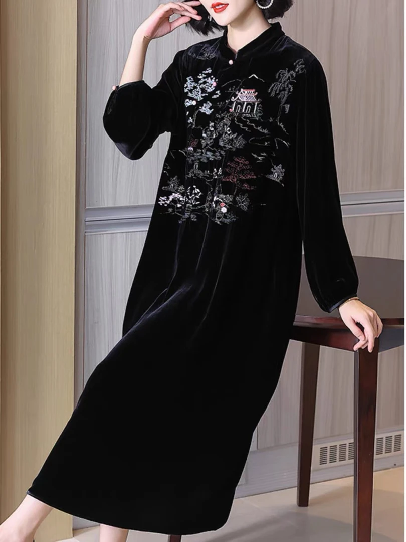 南油朱朱 丝绒长裙圆领盘扣220