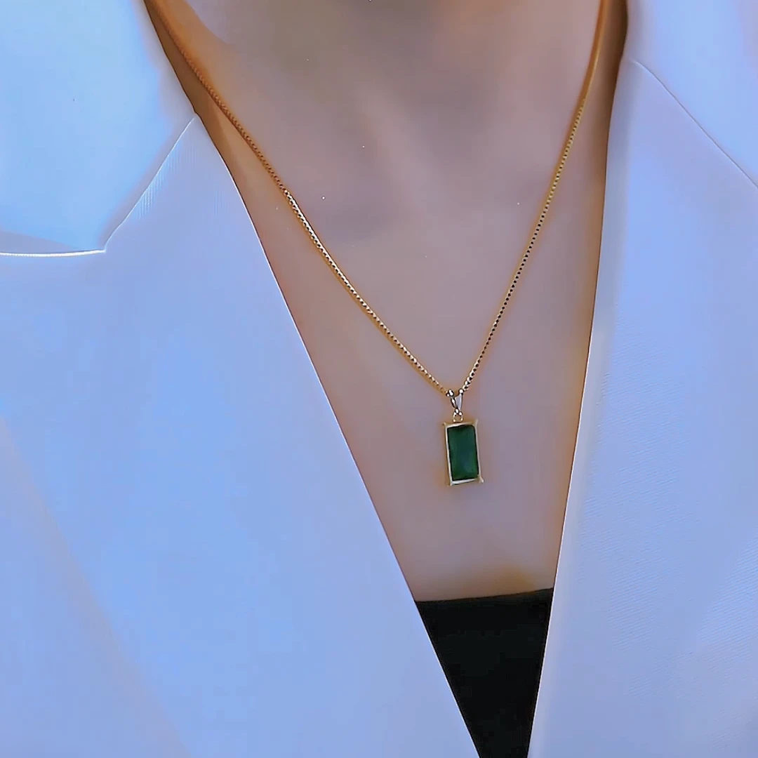 钛钢合成锆石项链 绿色无事牌项链小众轻奢爆款锁骨链百搭