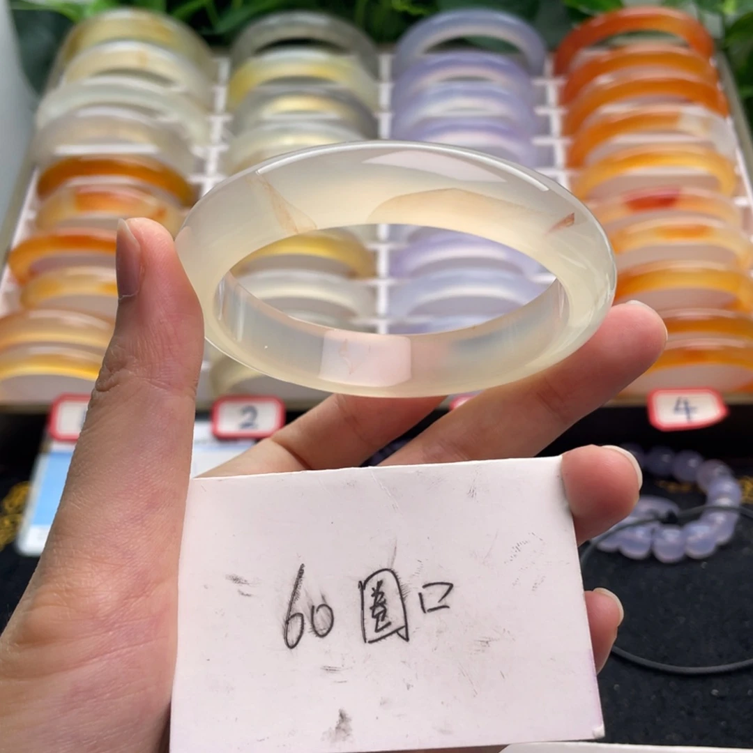 玛瑙/玉髓手镯未镶嵌38