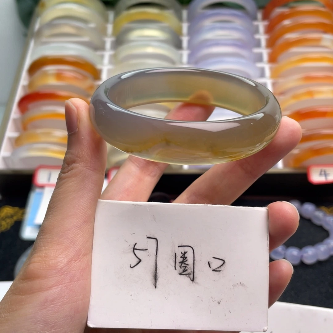 玛瑙/玉髓手镯未镶嵌61