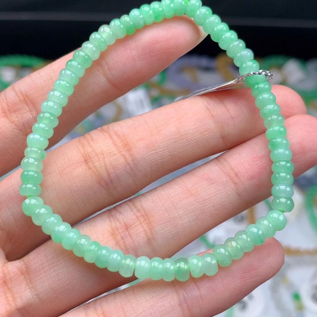 翡翠手链未镶嵌卡