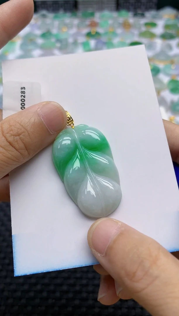 【闪购商品】翡翠颈饰18K金镶嵌44天然翡翠A货