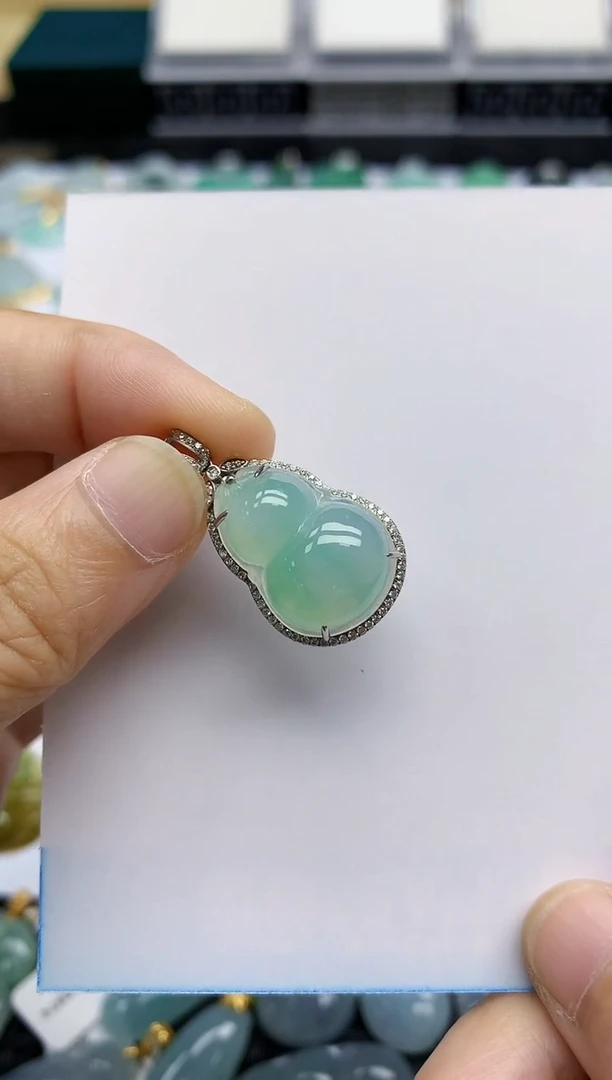【闪购商品】翡翠颈饰18K金镶嵌90天然翡翠A货