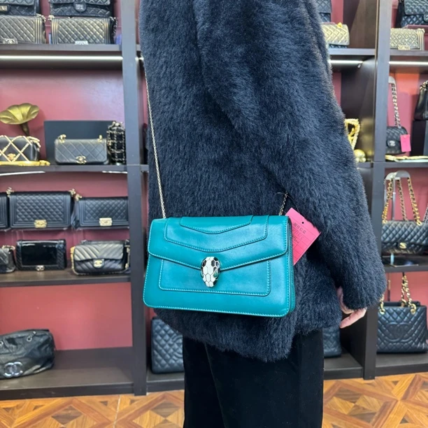 95新 BVLGARI/宝格丽 宝格丽绿色蛇头斜挎包