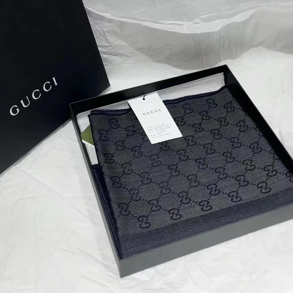 全新未使用 GUCCI/古驰  围巾 带吊牌 羊绒百搭休闲 深蓝色经典