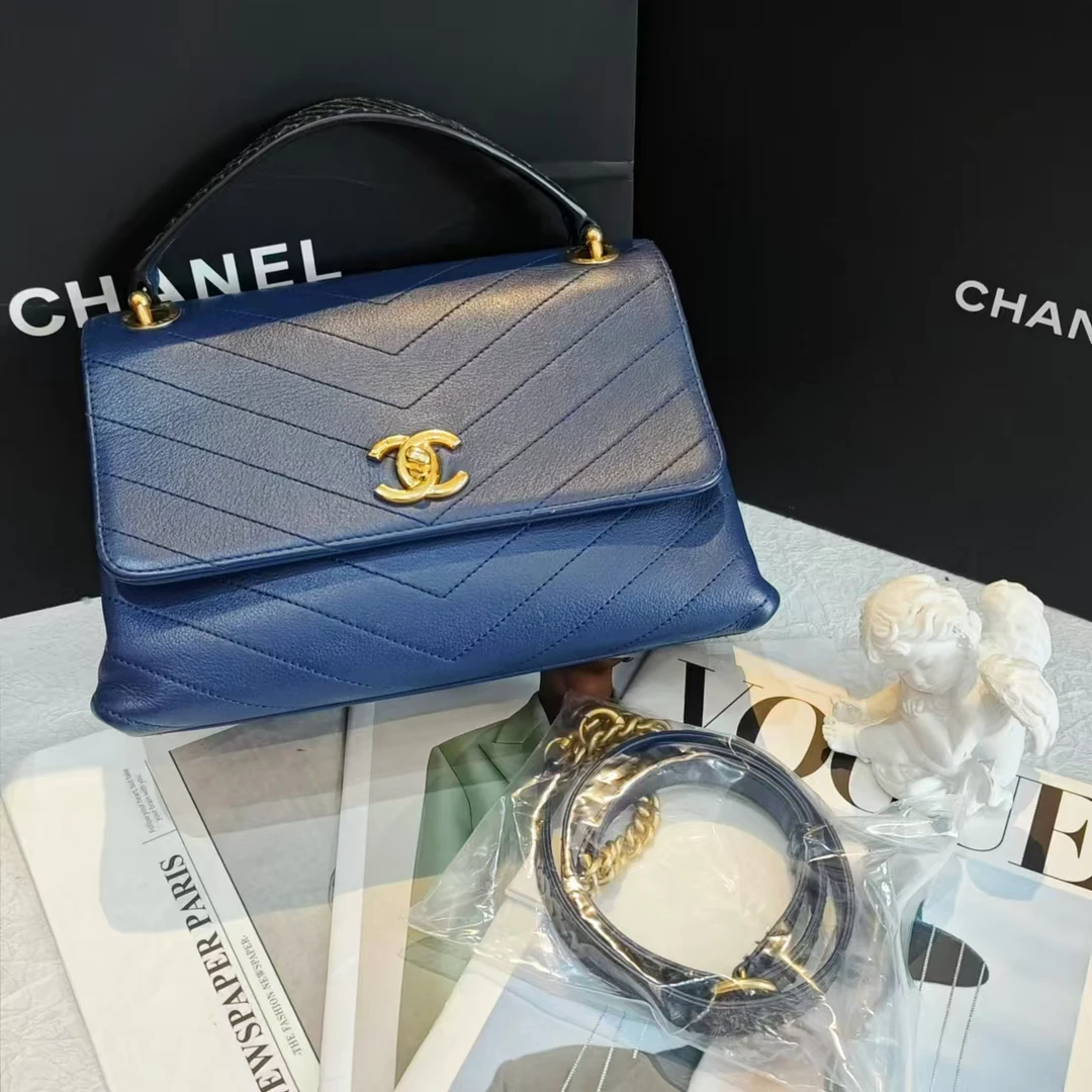 95新 Chanel/香奈儿 Chanel蓝色邮差包 24070148-02