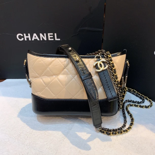 95新 Chanel/香奈儿 Chanel奶茶拼色流浪斜挎包24070189-01