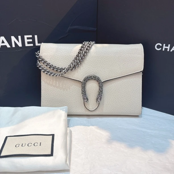 95新 GUCCI/古驰 Gucci白色钻扣酒神斜挎包 24070187-05