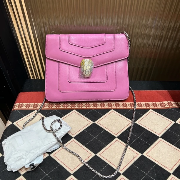 95新 BVLGARI/宝格丽 宝格丽粉色斜挎包 24040003-01