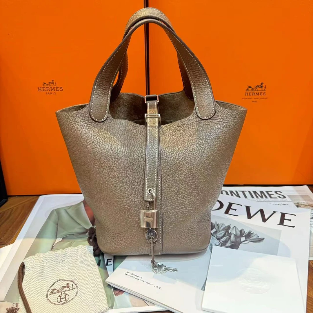 95新 Hermes/爱马仕 爱马仕灰色水桶 24060200-01