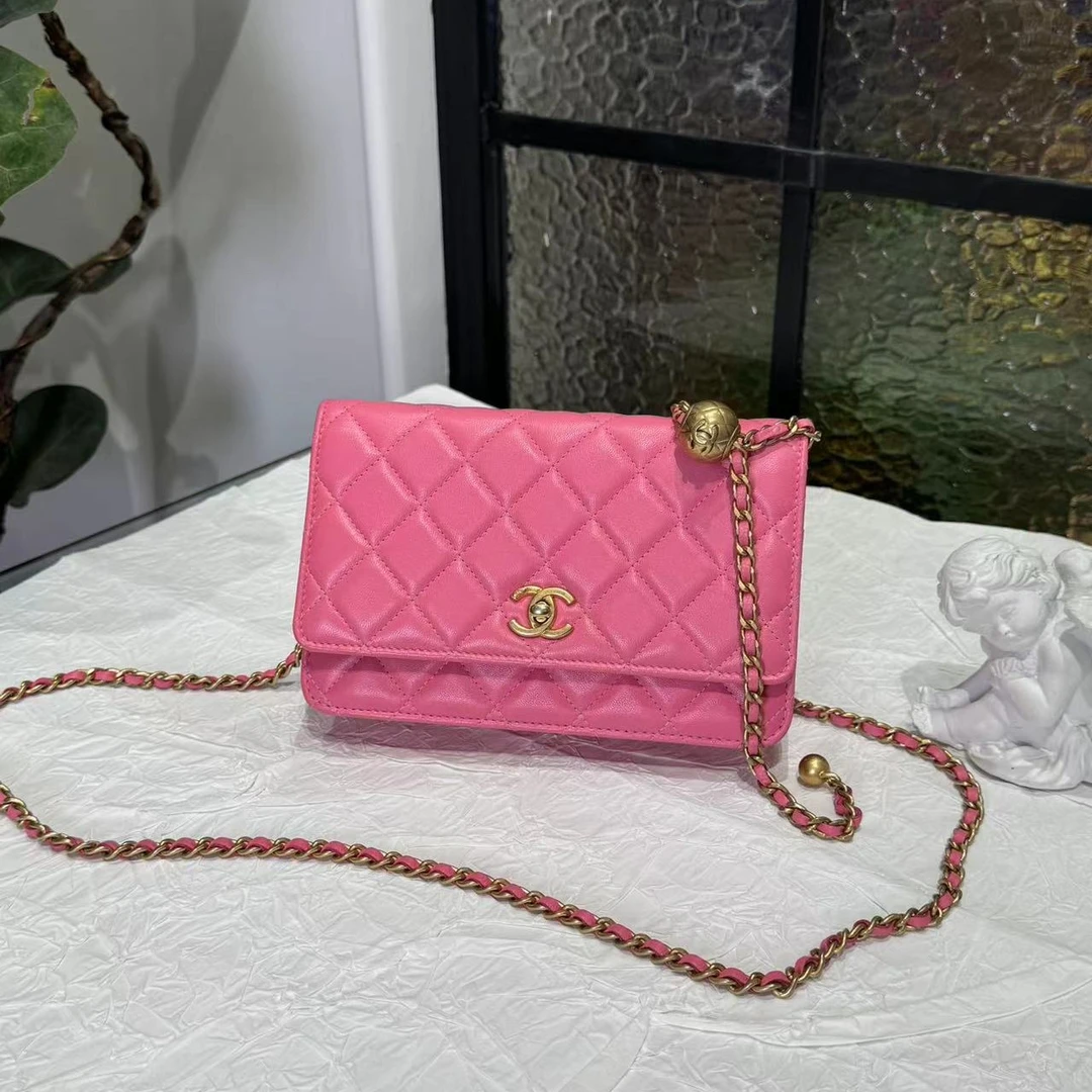 95新 Chanel/香奈儿 Chanel粉色金球斜挎包 24100087-01