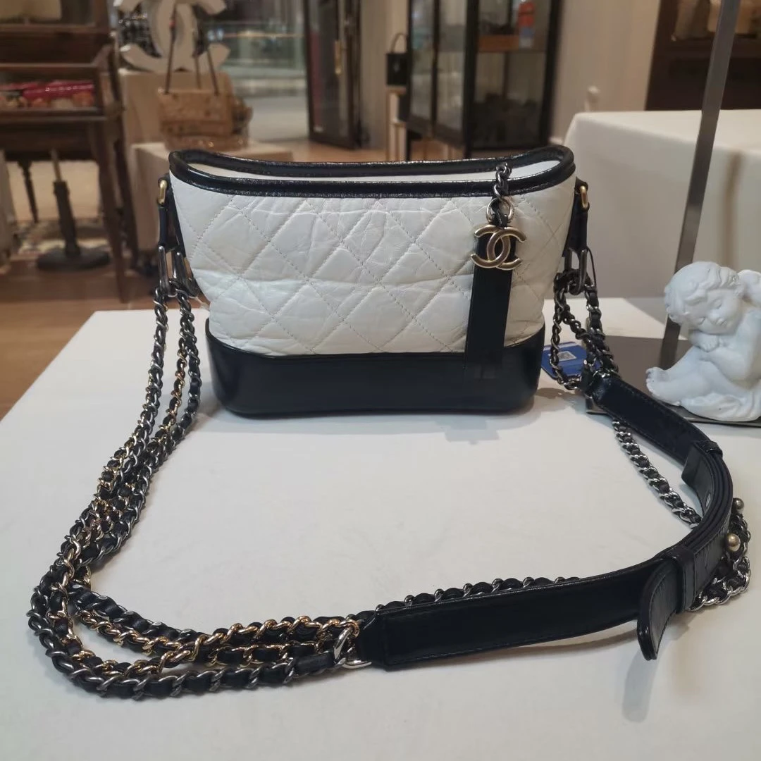 95新 Chanel/香奈儿 Chanel白色流浪斜挎包 24100143-06
