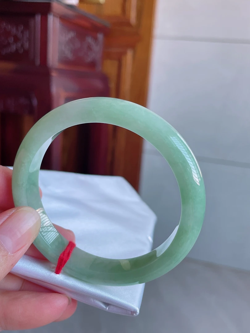 59圈满果绿翡翠手镯精美女款绿色平安镯