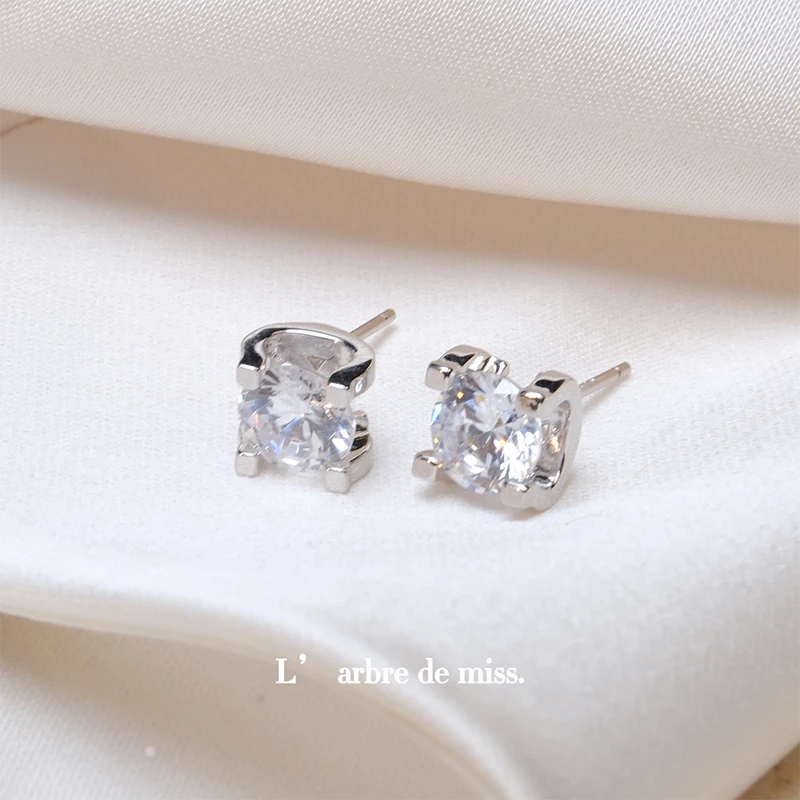 铜合金合成锆石耳饰 S925经典款简约镶钻耳钉