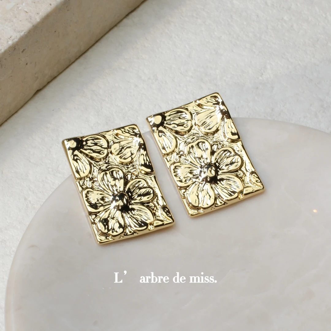 铜合金耳饰 法式方块花朵浮雕耳钉耳饰