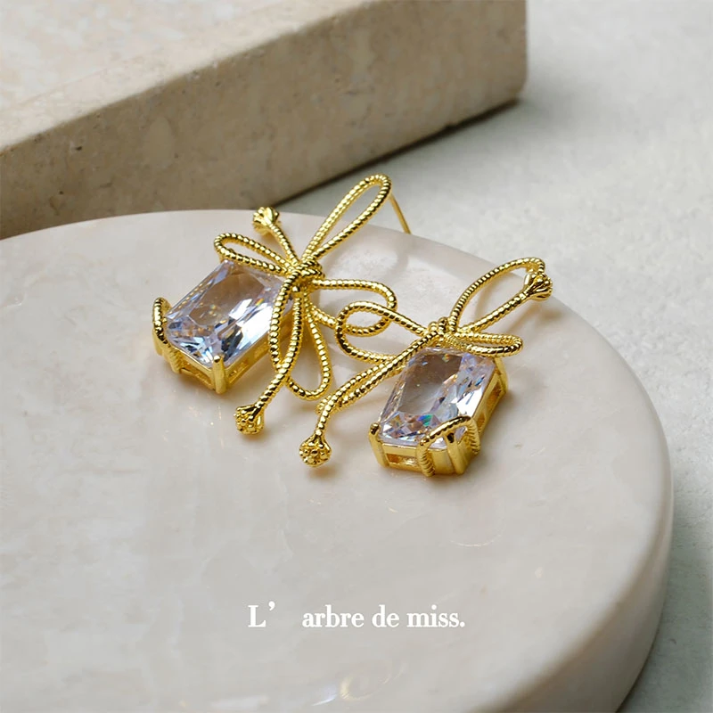铜合金合成锆石耳饰 蝴蝶结方糖镶钻耳钉法式复古气质