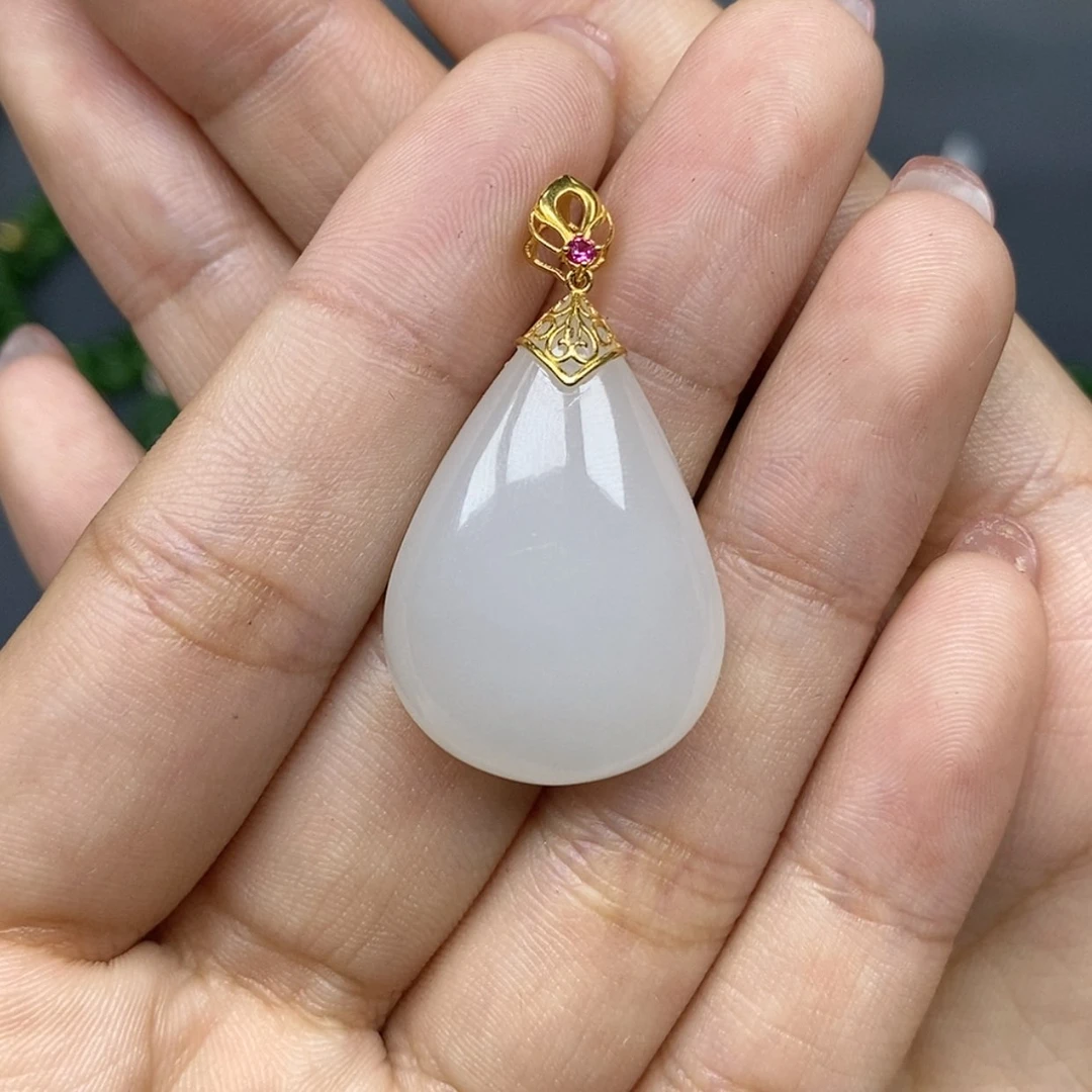 【闪购商品】和田玉吊坠(赠链)18K金镶嵌