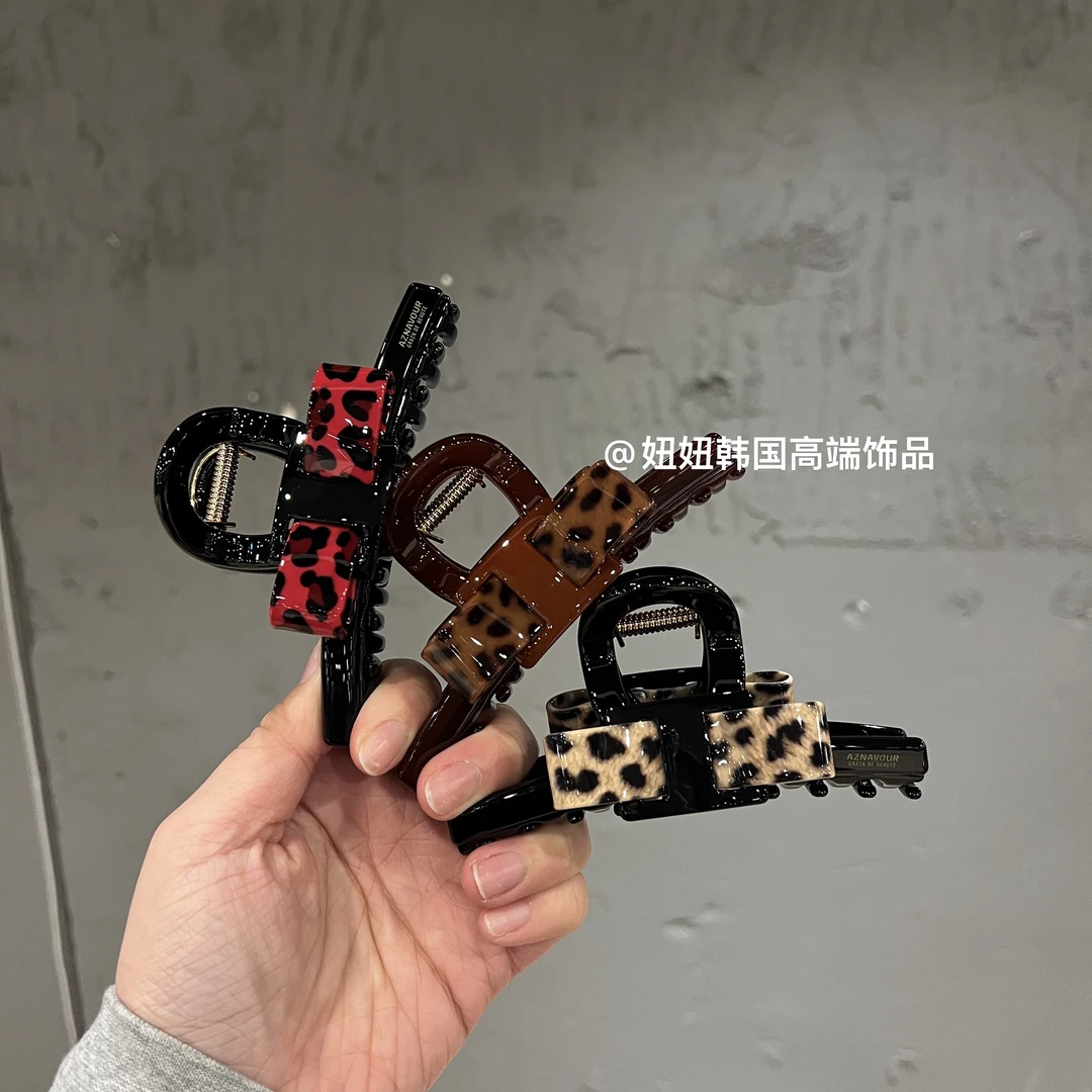【上新】韩国AZNAVOUR阿兹娜高级树脂纯手工方扣豹纹一字鲨鱼夹11cm