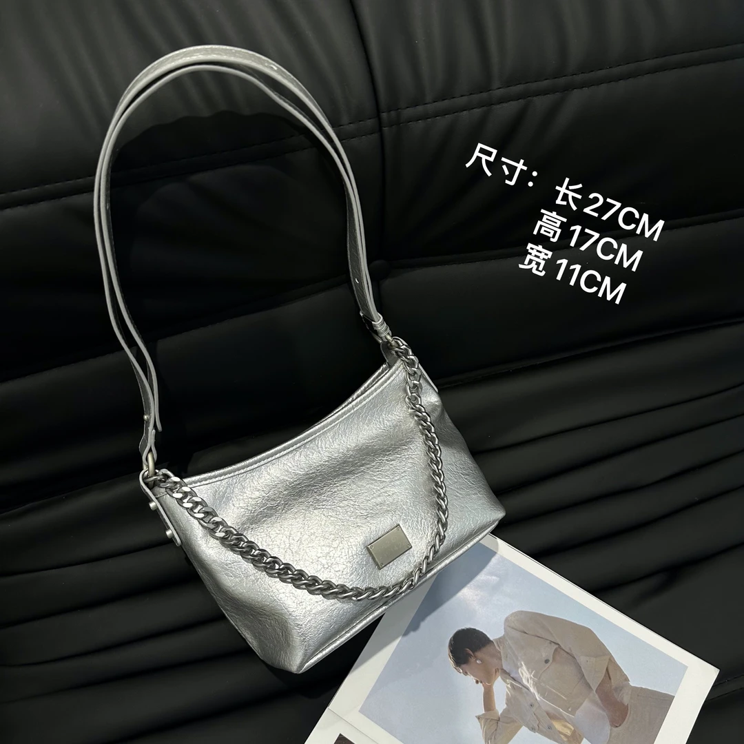 2024爆款慵懒随性手提肩挎大容量软皮流浪包饺子包女包 DL 2179