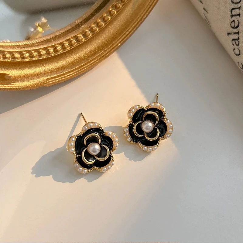 铜合金耳饰 里物LEEWU【珠珠山茶花】小香风ins优雅气质耳钉小众