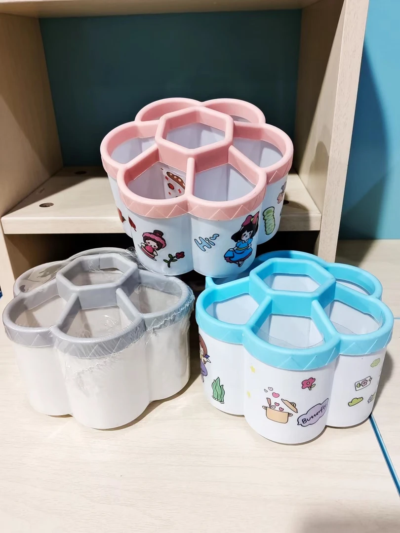 花朵型大容量旋转笔筒